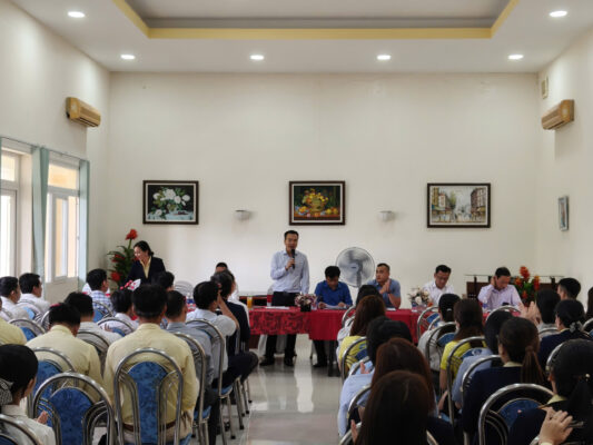 Họp đánh giá tình hình công ty tại Hoàng Quân Mêkông